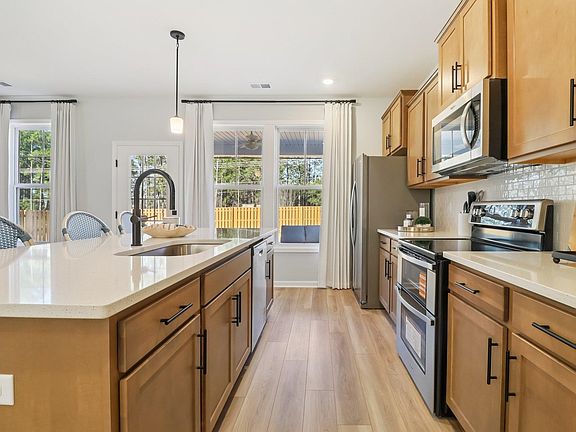 5th image of 704 Bramble Way Lot 38 Makenzie-II