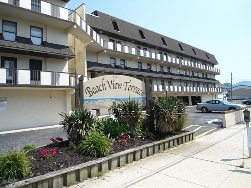 Home for Sale in Sea Isle City, NJ $517,000