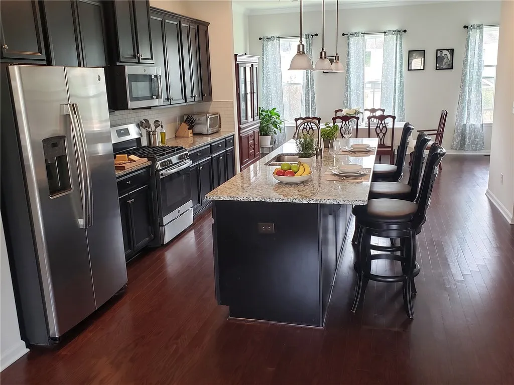 4 bed, 3.5 bath, 2232 sqft, $3,100 — Photo 4