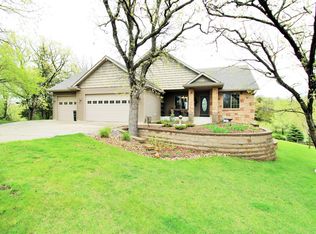 118 Ridge Rd, New London, MN 56273