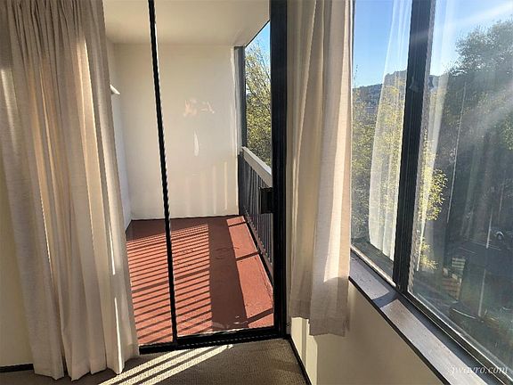 3rd image of 2085 Bush St #605