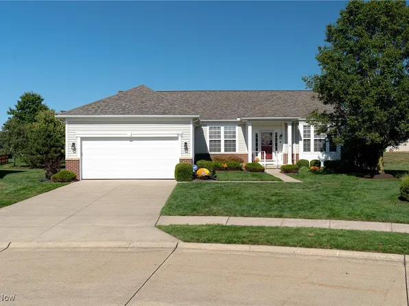 9119 Chatham Cir, North Ridgeville, OH 44039