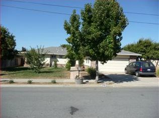 1090 Cedar Dr, Hollister, CA 95023