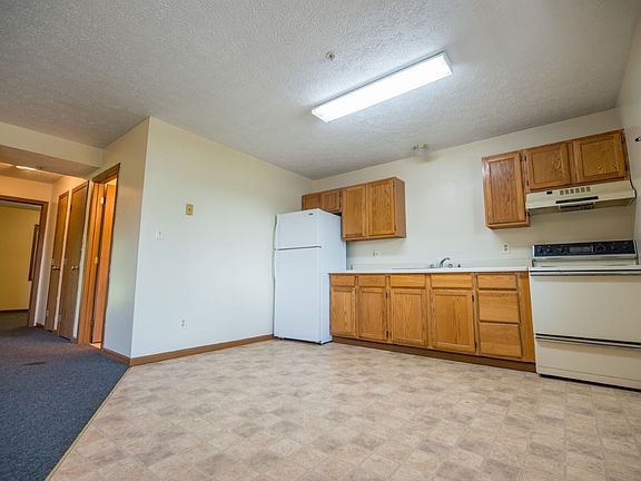 4th image of 2858 University Ave APT 3