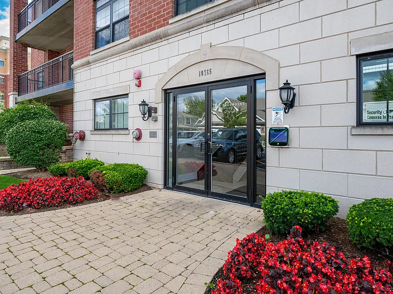 HIGHPOINT Countryside Residences — Photo 2