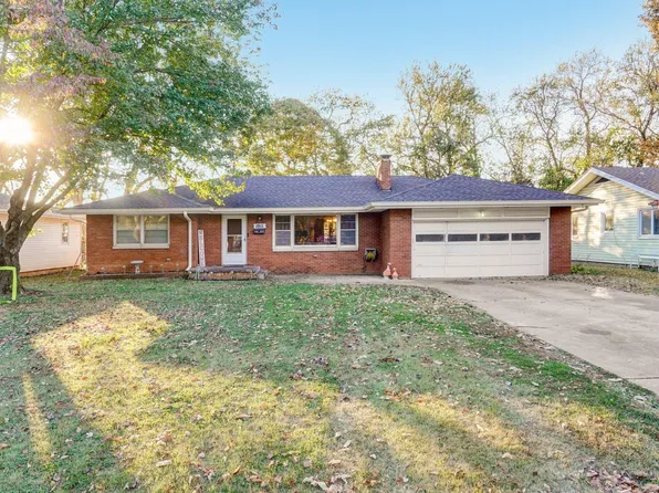 1911 S Glencrest Drive, Springfield, MO 65804