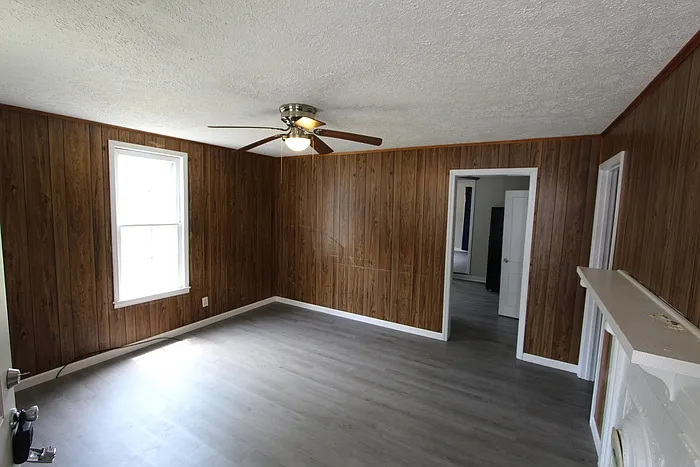 44 E White St — Photo 2