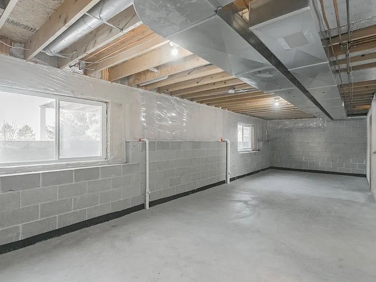 1760 Wyndam Dr — Photo 10