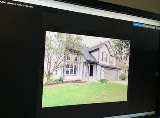 1009 N Camden Ln, South Elgin, IL 60177