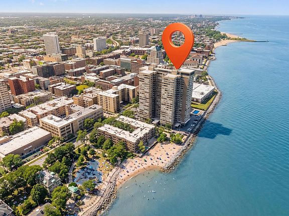 3rd image of 6301 N Sheridan Rd APT 11R