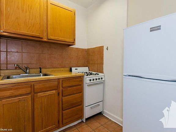 4th image of 505 W Belmont Ave #1714