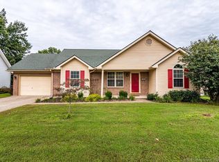 704 Plaza Dr, Jeffersonville, IN 47130