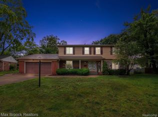 22681 Oak Ct, Hazel Park, MI 48030