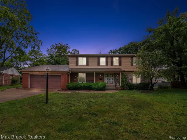 22681 Oak Ct, Hazel Park, MI 48030