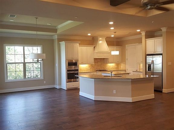 3rd image of 421 Watermere Dr