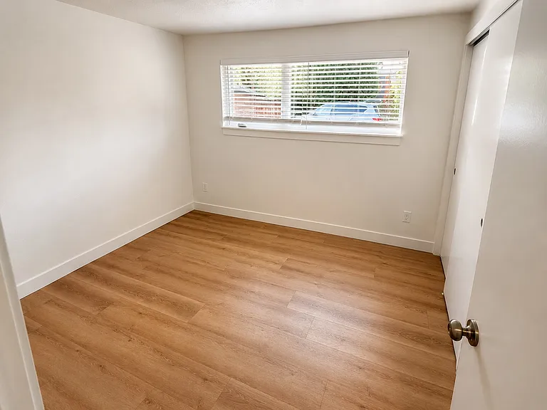 8711 S 114th St #1A — Photo 13