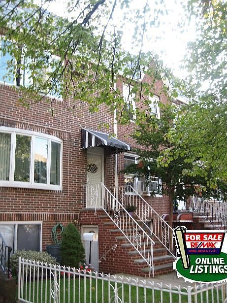 3 BEDROOM BRICK WITH A LARGE WALK IN ONE BEDROOM