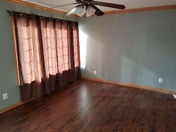 3rd image of 29454 Hathaway St