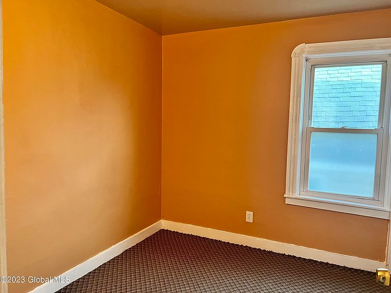5th image of 1006 Strong Street