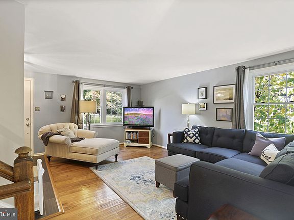 5th image of 2950 Oakleigh Ln