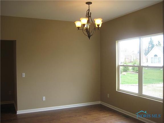 5th image of 2322 Castlebrook Ln