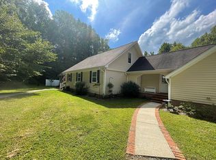 1028 Sabre Ct, Chapel Hill, NC 27516