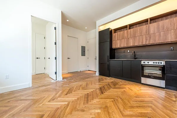 Rented by Nooklyn NYC LLC | media 36