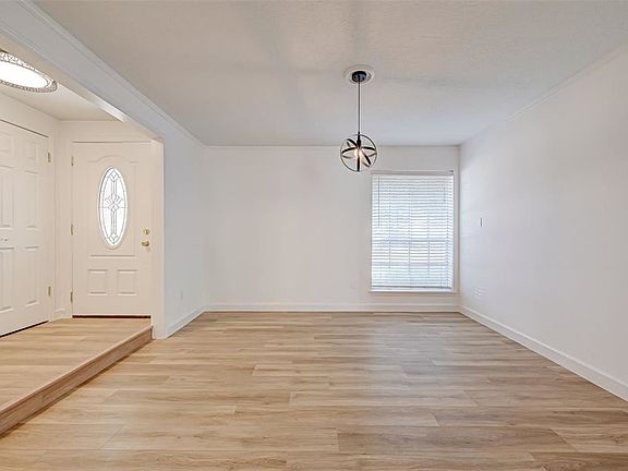5th image of 22106 Red River Dr
