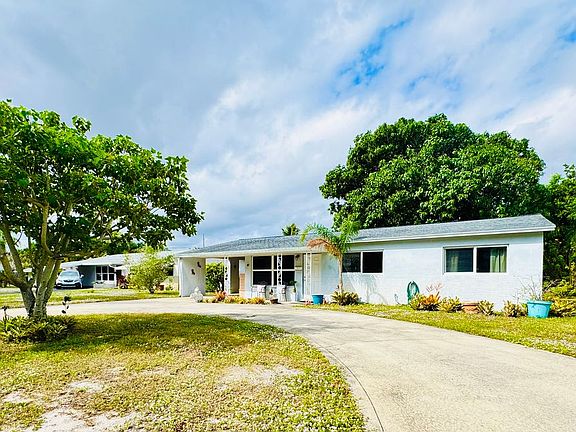 3rd image of 347 Flagler Blvd