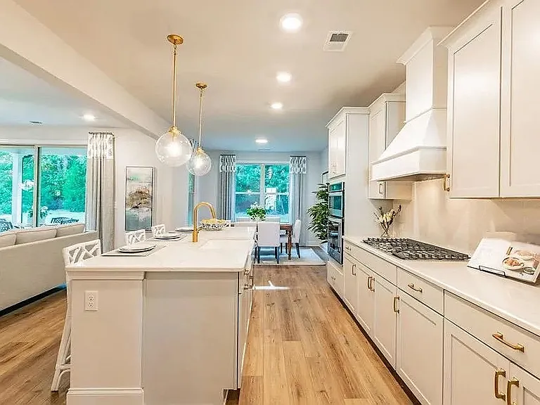 7930 Tiberon Pkwy — Photo 6