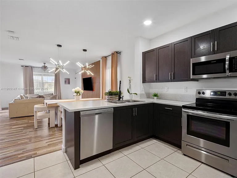 1411 SE 26th Rd — Photo 28