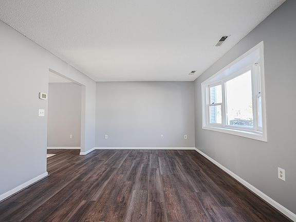 4th image of 4 Birchwood Drive #4