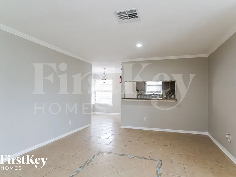 1710 Kenwick Pl — Photo 3