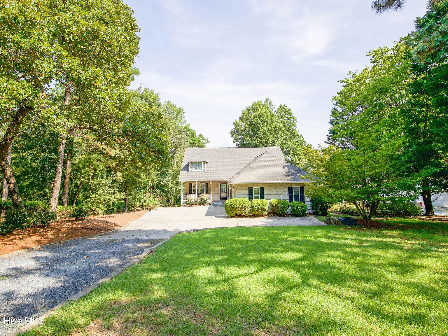 3 bed, 3.0 bath, $2,900 — Photo 2