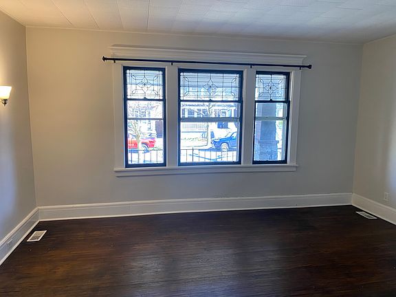 4th image of 397 Bird Ave #1