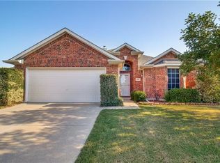 1211 Mockingbird Dr, Aubrey, TX 76227