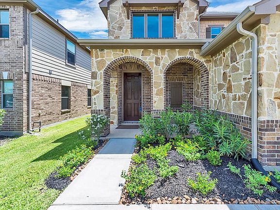 2nd image of 3306 Twin Meadow Ln