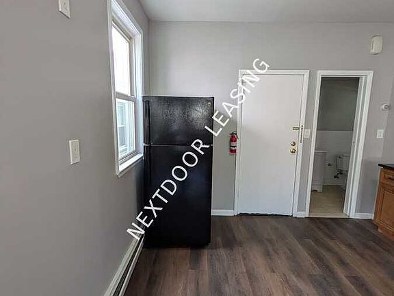 3rd image of 83 W 47th St #2M