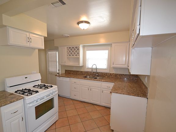4th image of 1190 Montrose Ave