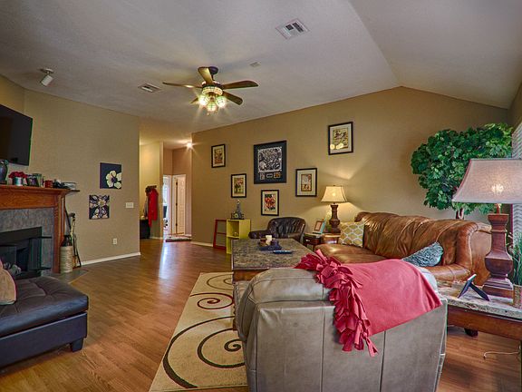 4th image of 1213 Northern Hills Ln