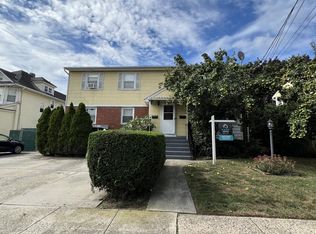12 Union Pl, Lynbrook, NY 11563