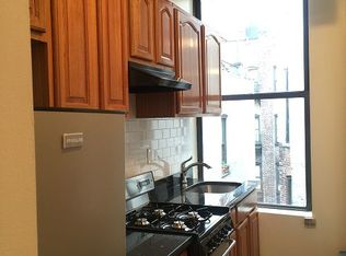 2539 33rd St APT 1R, Astoria, NY 11102