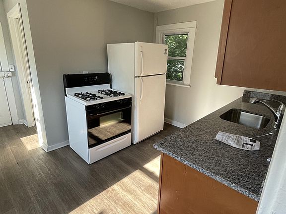3rd image of 7314 Lawn Ave