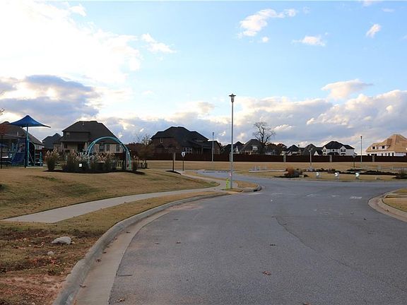 5th image of 8420 W Kingbird Ct
