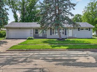 908 S Bauch Ave, Freeport, IL 61032
