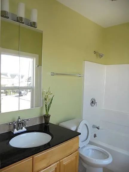 2524 Market St — Photo 5