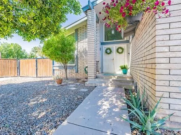 1520 W KNOWLES Circle, Mesa, AZ 85202