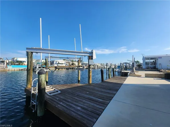 3034 Bowsprit LN, ST. JAMES CITY, FL 33956