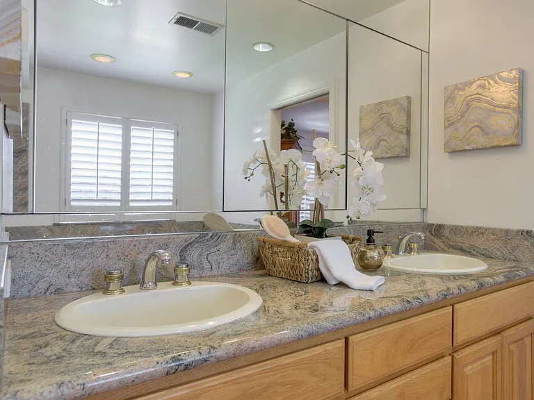 3912 Durand Dr — Photo 12