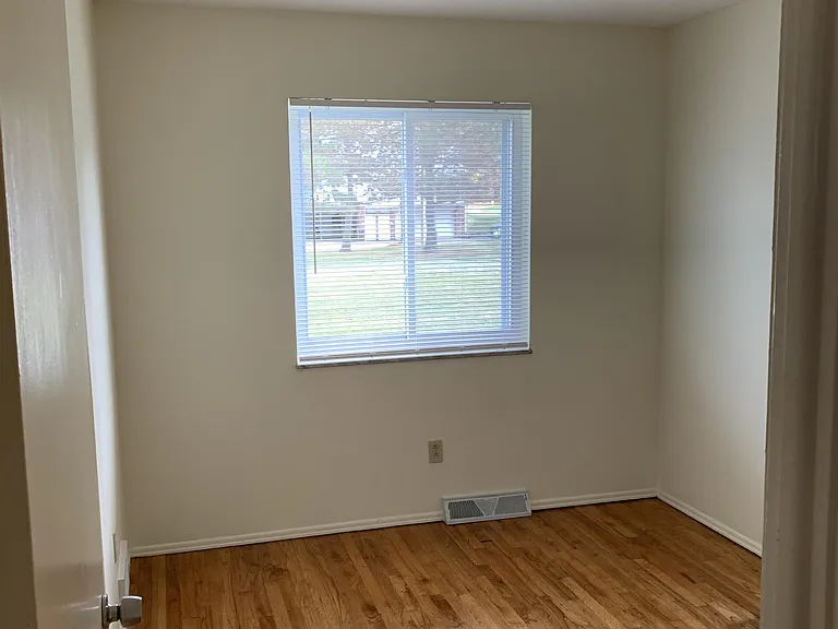 279-313 Kenridge Road - 309 — Photo 8
